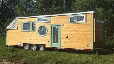 Cette incroyable et luxueuse tiny-house est livrée avec une baignoire japonaise en cuivre