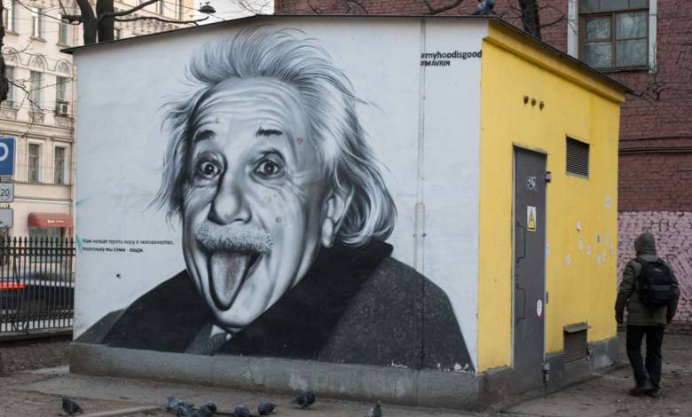 Pourquoi Albert Einstein tire la langue sur sa légendaire photo ? - NeozOne
