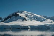 Une particule d’antimatière incroyablement puissante de 6,3 pétaélectronvolts a frappé l’Antarctique