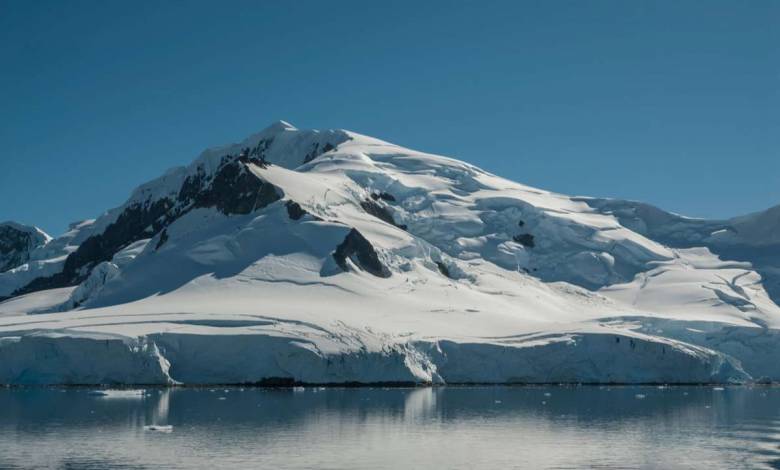 Une particule d’antimatière incroyablement puissante de 6,3 pétaélectronvolts a frappé l’Antarctique