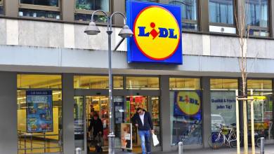 Les magasins Lidl et Aldi pris d'assaut en Allemagne pour des tests anti-covid vendus en rayon !