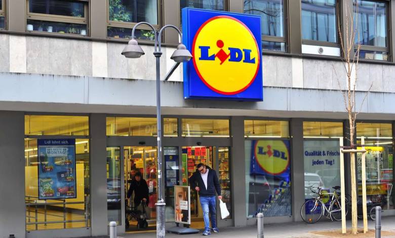 Les magasins Lidl et Aldi pris d'assaut en Allemagne pour des tests anti-covid vendus en rayon !