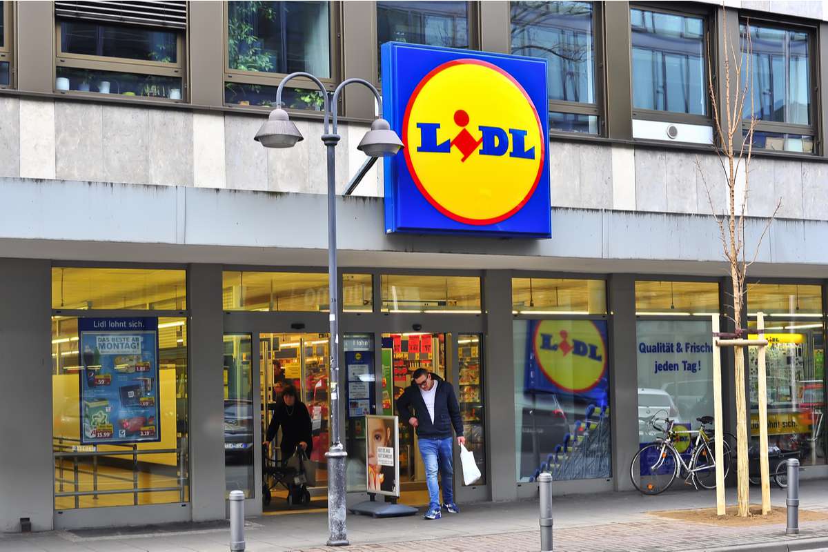 Les magasins Lidl et Aldi pris d'assaut en Allemagne pour des tests anti-covid vendus en rayon !