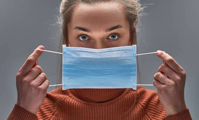 Une nouvelle étude britannique révèle que le coronavirus peut survivre 5 jours sur un masque