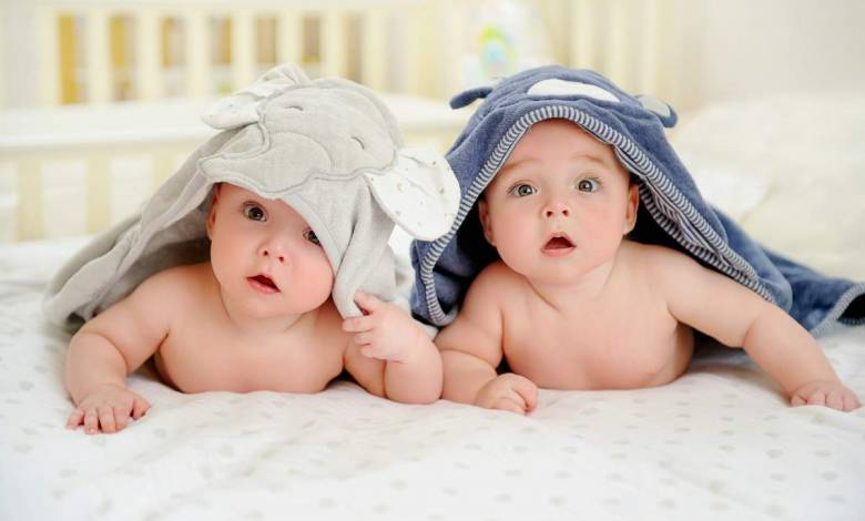 Pourquoi les naissances de jumeaux explosent à travers le monde ?