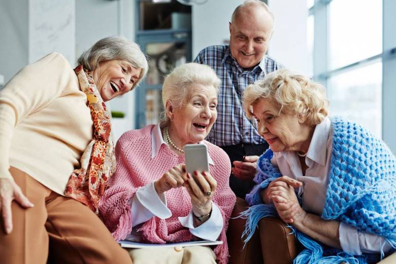 Guide d'achat : Comment choisir un mobile destiné aux seniors ?