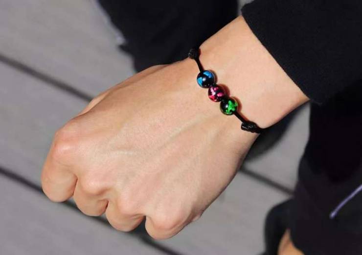 Découvrez les bracelets en verre et made in France Michaël Vessière