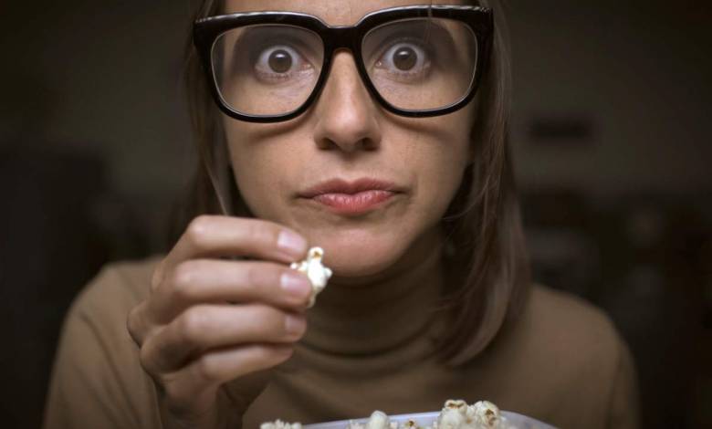 Souffrez-vous d'une addiction au "Binge Watching" ? Cette pratique qui consiste à enchaîner les épisodes d’une série !