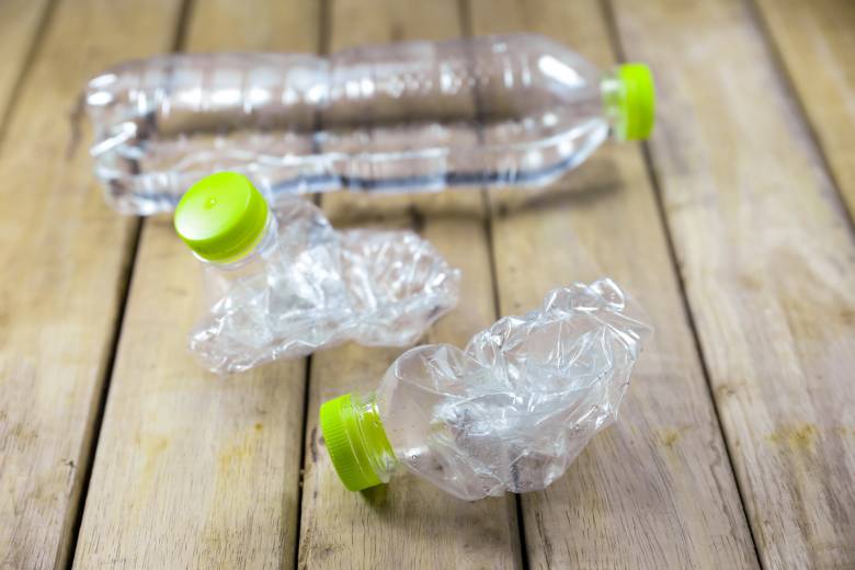 Faut-il écraser ou compresser les bouteilles en plastique pour le recyclage ?
