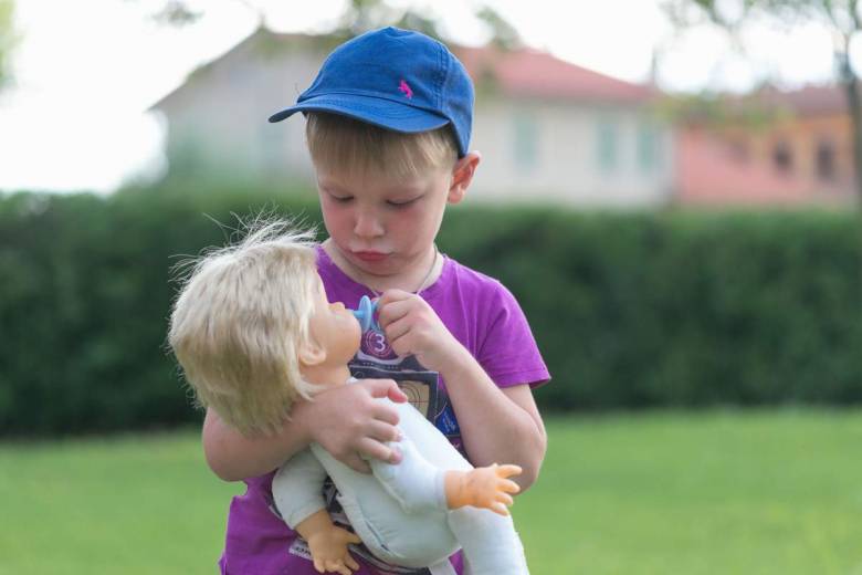 Malgré la pression sociale, les garçons et les filles préfèrent les jouets genrés explique cette étude