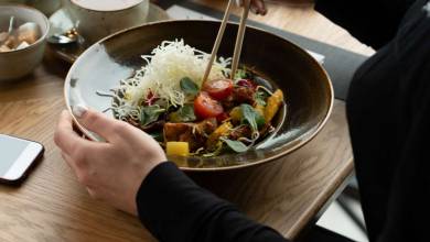 Les japonais ont trouvé une astuce pour manger au "restaurant" pendant le confinement