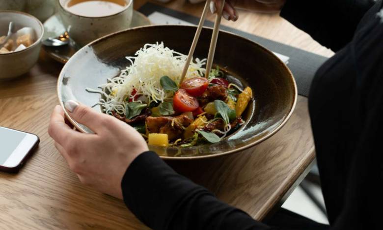 Les japonais ont trouvé une astuce pour manger au "restaurant" pendant le confinement