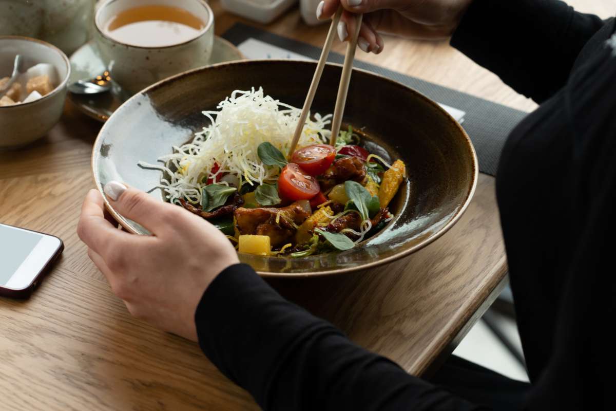 Les japonais ont trouvé une astuce pour manger au "restaurant" pendant le confinement