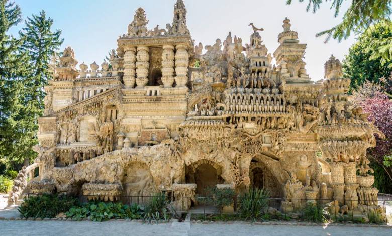 Connaissez-vous l'incroyable histoire de la construction du Palais Idéal du Facteur Cheval ?