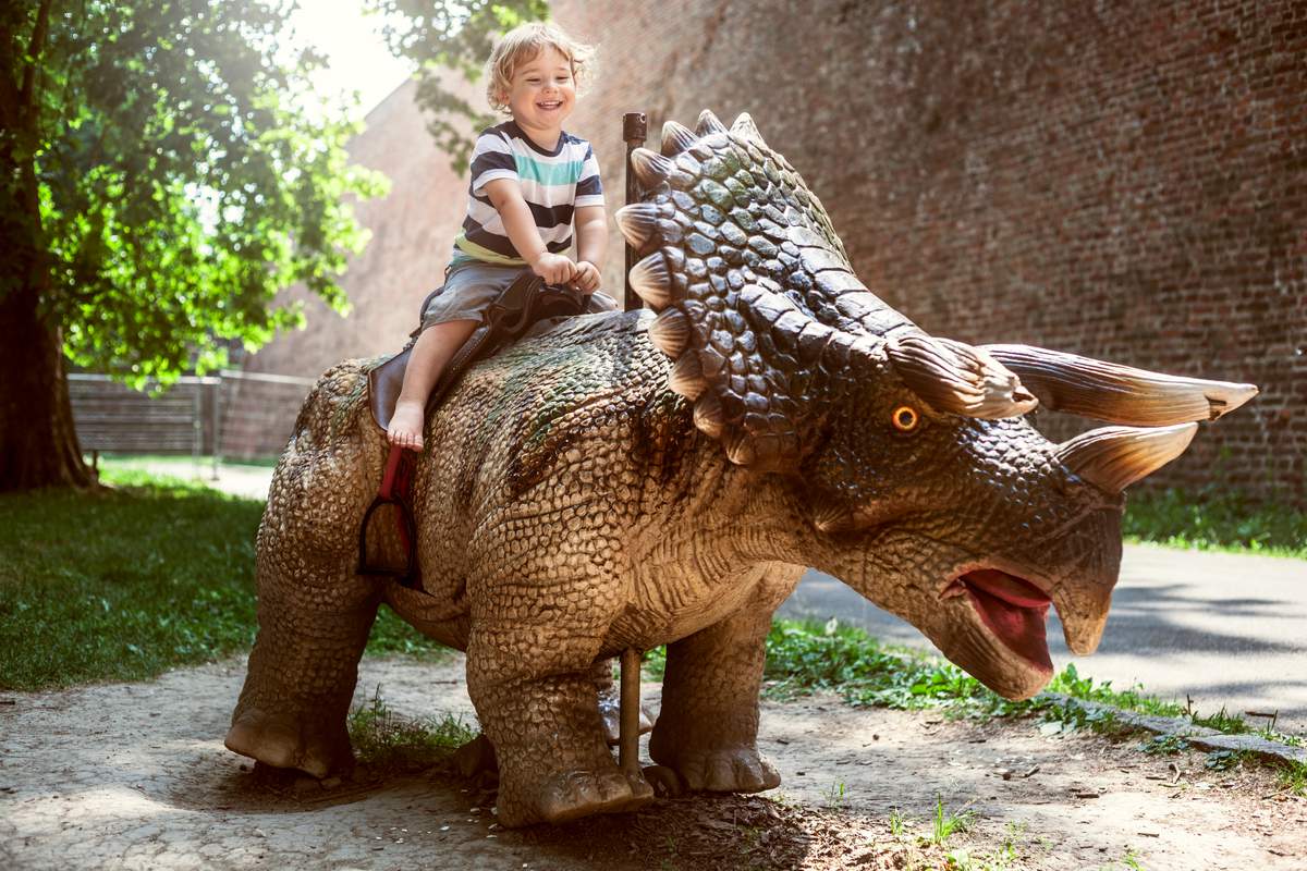 Elon Musk : bientôt un centre d'attraction avec de vrais dinosaures à la "Jurassic Park" ?