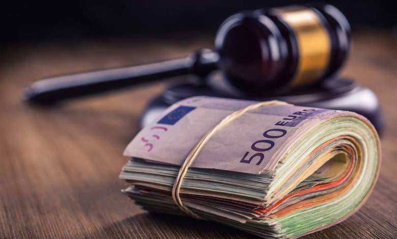 Un homme condamné à verser plus de 60 000 euros à son ex-épouse car il refusait de faire le ménage
