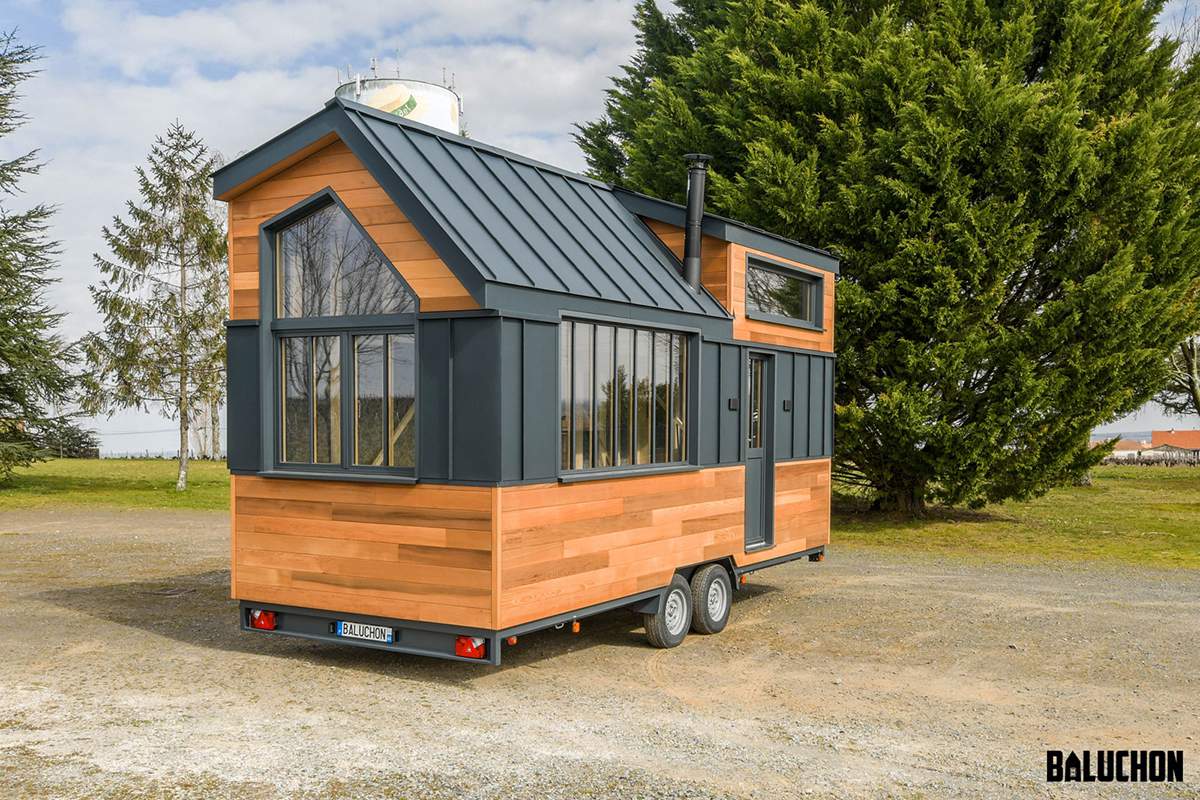 Tiny House : Baluchon dévoile sa dernière création, une magnifique micro maison à verrières !