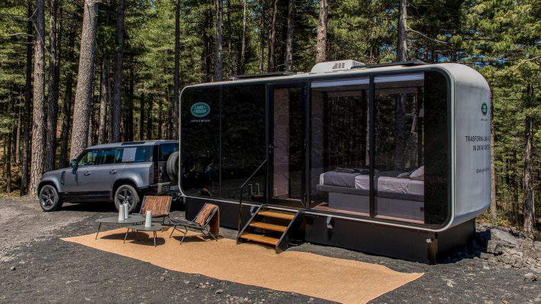 Tiny House : Land Rover et Airbnb dévoilent une incroyable caravane, résolument futuriste !