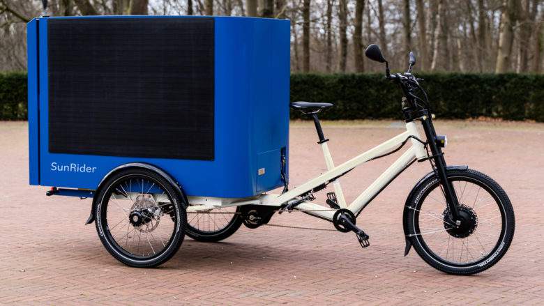 Une entreprise néerlandaise lancera bientôt le SUNRIDER, premier vélo cargo électrique solaire