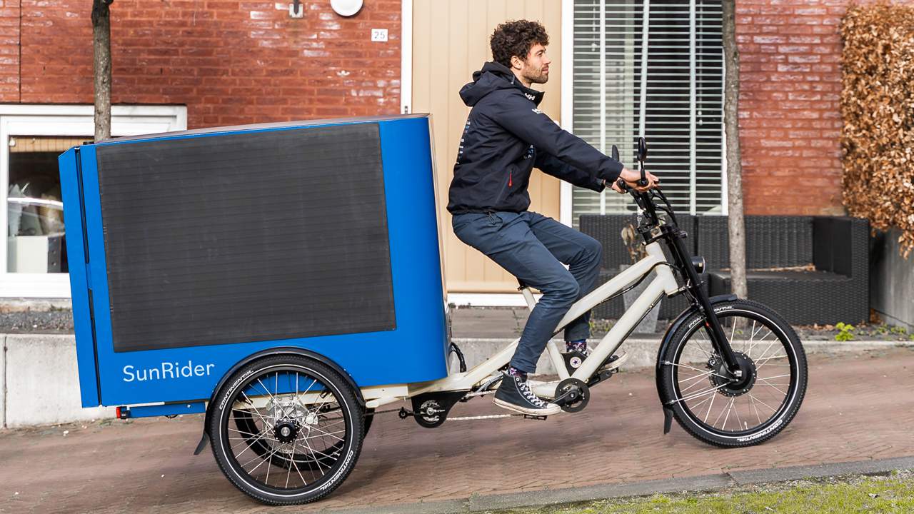 SunRider : une entreprise néerlandaise dévoile le premier vélo cargo  électrique solaire - NeozOne