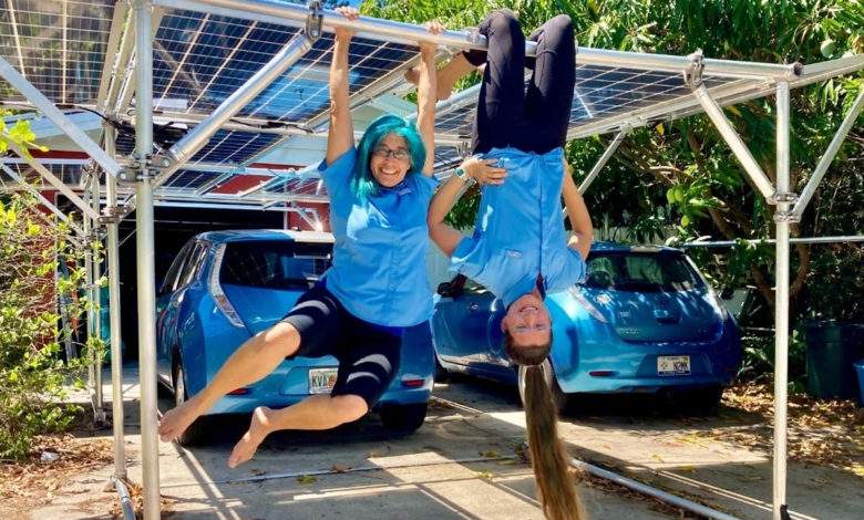 OZY Genius : une étudiante crée un abri de voiture mobile solaire qui permet de recharger les voitures électriques