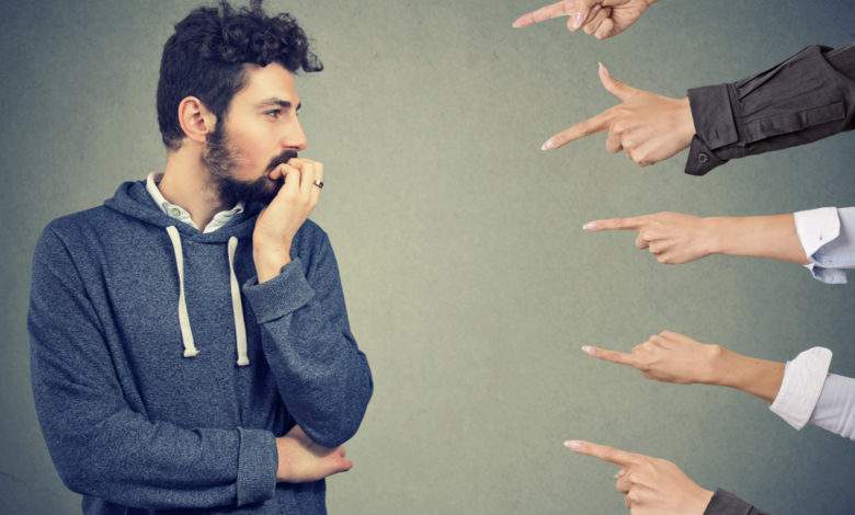 Face à une accusation, la colère et le silence ne jouent pas en votre faveur explique la science !