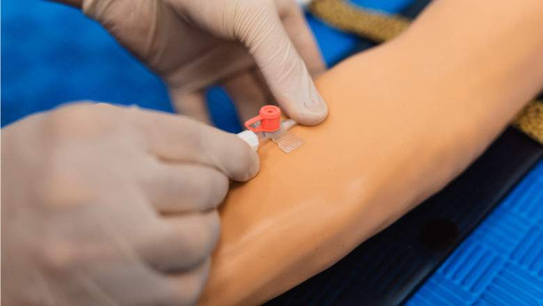 L'Etablissement Français du Sang lance un appel à l'aide : il manque 120 000 poches de sang en France !