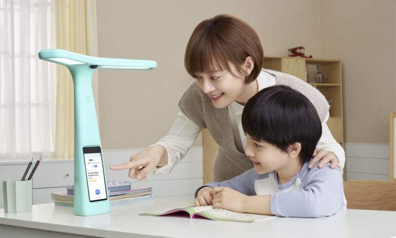 ByteDance, créateur de TikTok se lance dans l'éducatif, avec une lampe connectée, et intelligente !