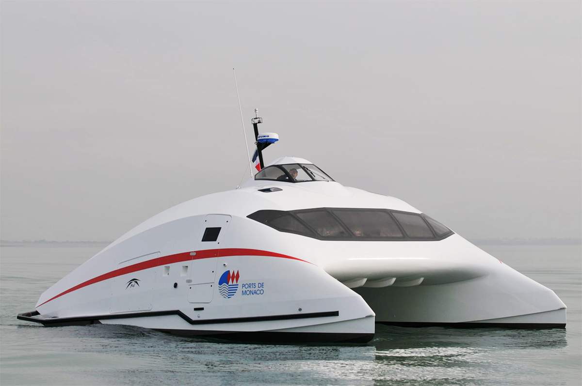 Lili, un bateau taxi innovant qui file au-dessus de l'eau à 100 km/h !