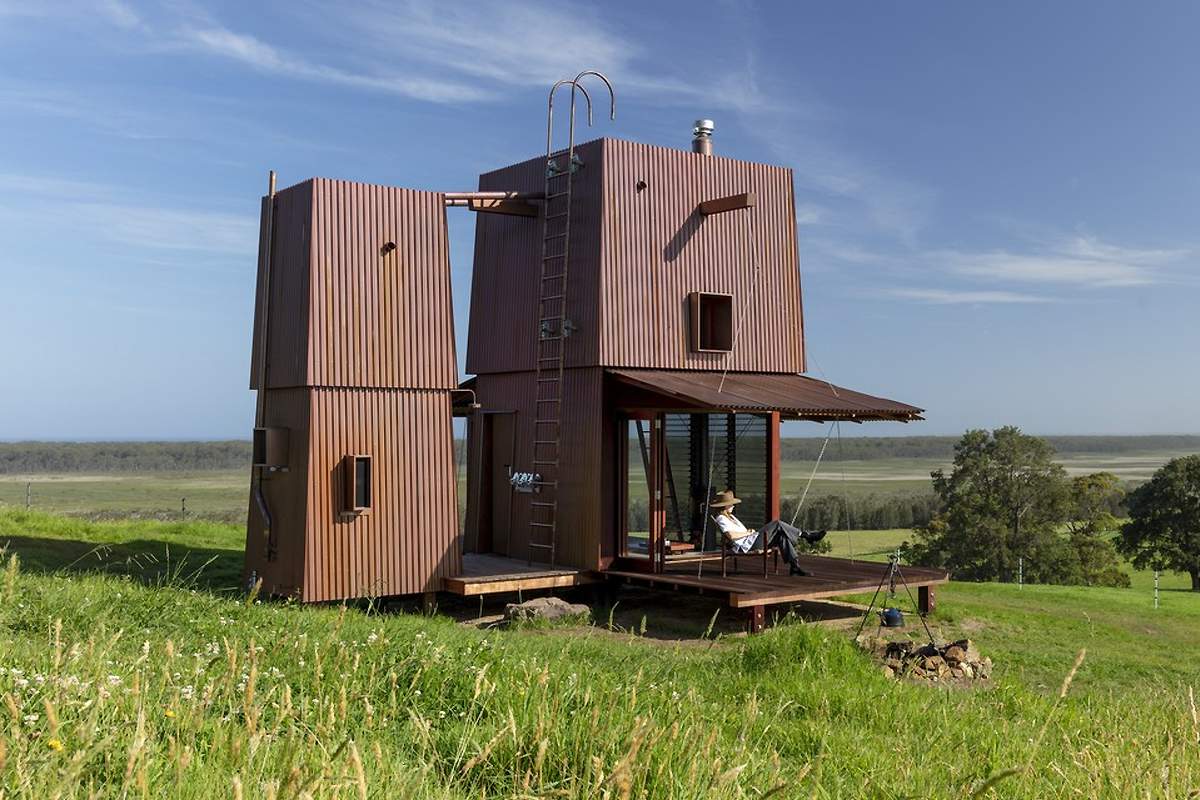 Permanent Camping 2 : une petite maison de campagne recouverte de cuivre
