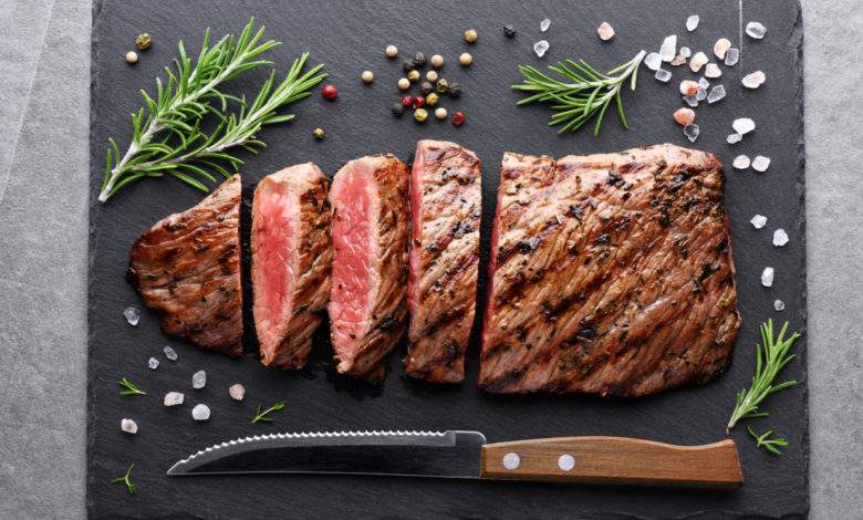 Manger plus de viande pour aider les animaux ? En voilà une drôle d'idée..