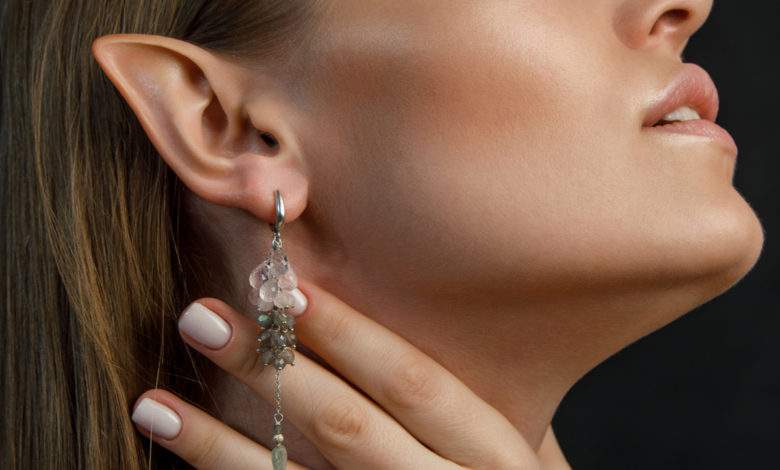 Chine : la chirurgie esthétique pour avoir des "oreilles d'elfe" pour un visage plus fin et plus mince...