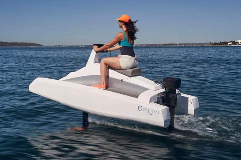 Overboat : Un bateau hybride qui "vole" au dessus des vagues. Crédit photo: Neocean