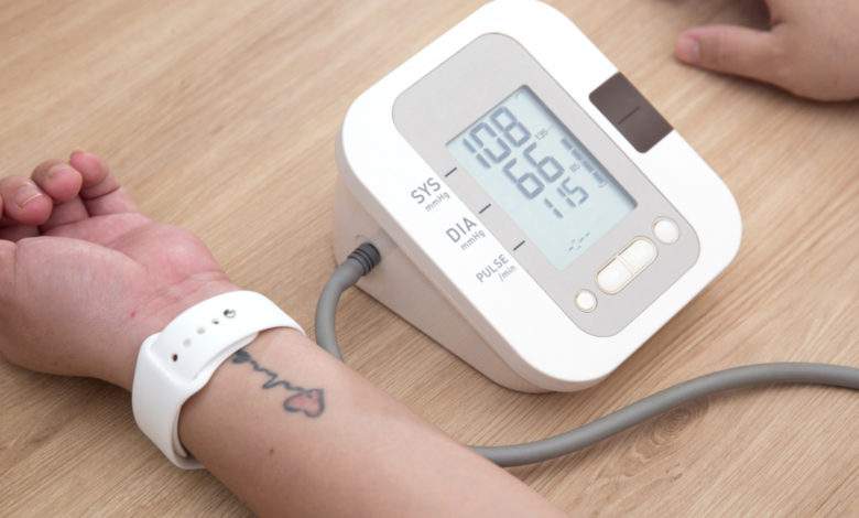 Hypertension artérielle : quelles boissons éviter pour ne pas la faire grimper ?