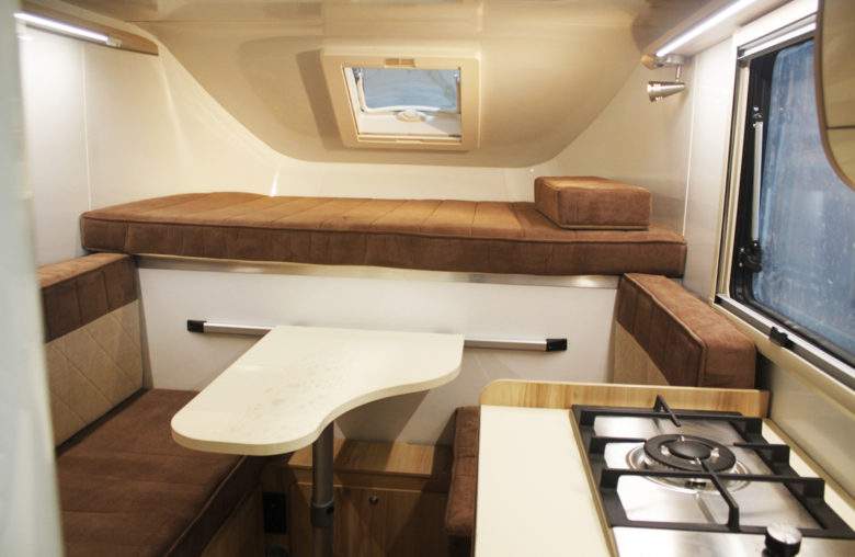 Lada : un petit camping-car tout équipé (WC et douche) à moins de 13 500€