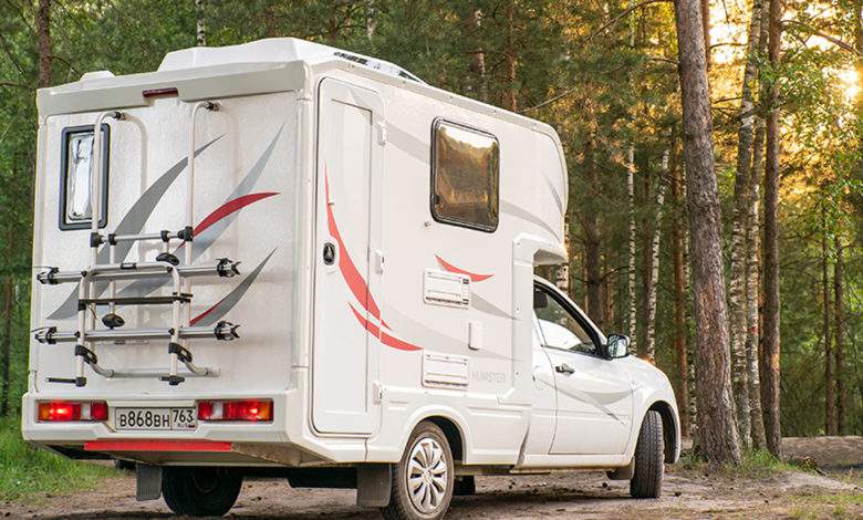 Lada : un petit camping-car tout équipé (WC et douche) à moins de 13 500€