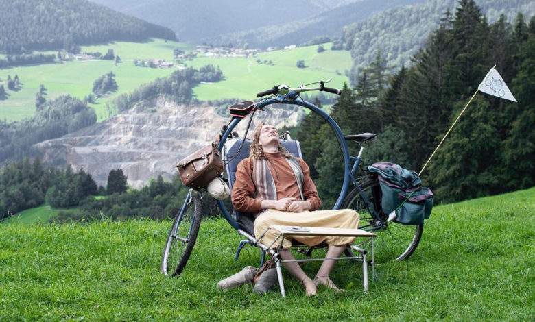 Camping-bike : un étonnant vélo qui se transforme en transat !