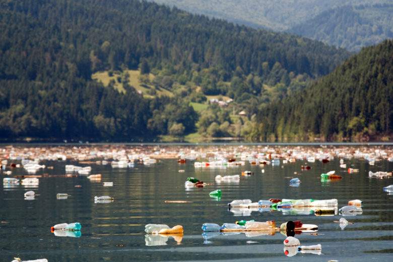 Jenny : une « côte artificielle » pour contenir le plastique avant qu'il ne se déverse dans le Pacifique