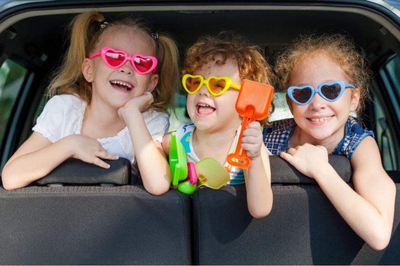 Vacances : comment occuper les enfants pendant les longs trajets en voiture ?