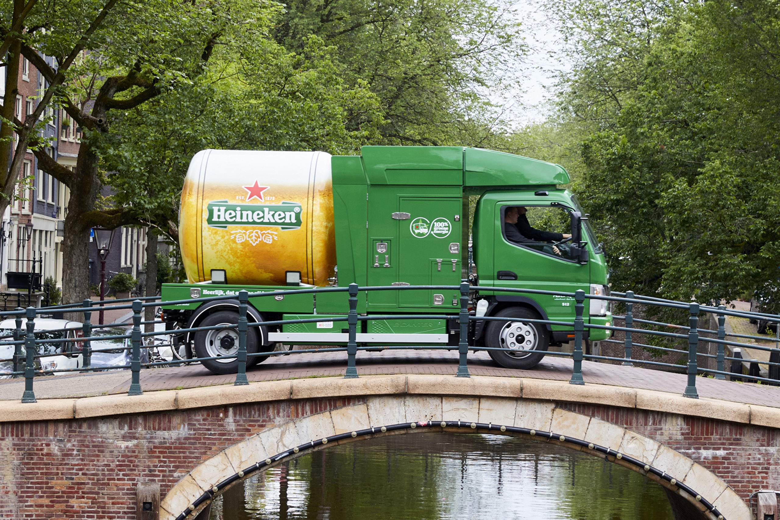 Amsterdam : Heineken livre sa bière par citerne électrique !