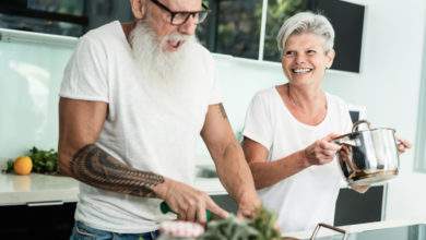 Mais au fait, pourquoi les femmes vivent-elles plus longtemps que les hommes ?