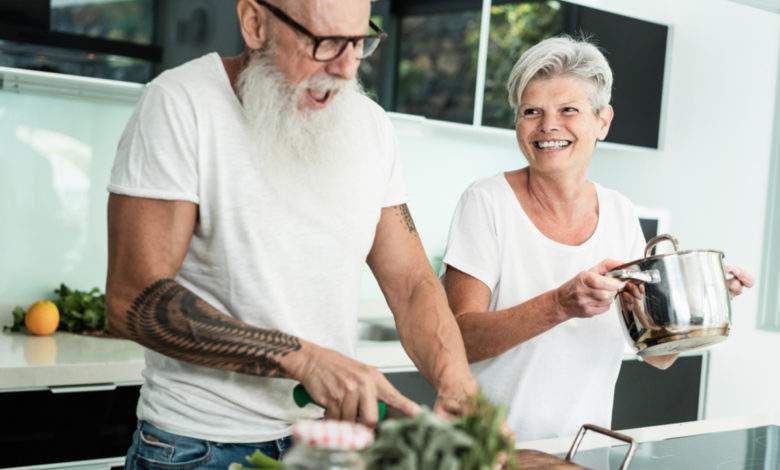 Mais au fait, pourquoi les femmes vivent-elles plus longtemps que les hommes ?