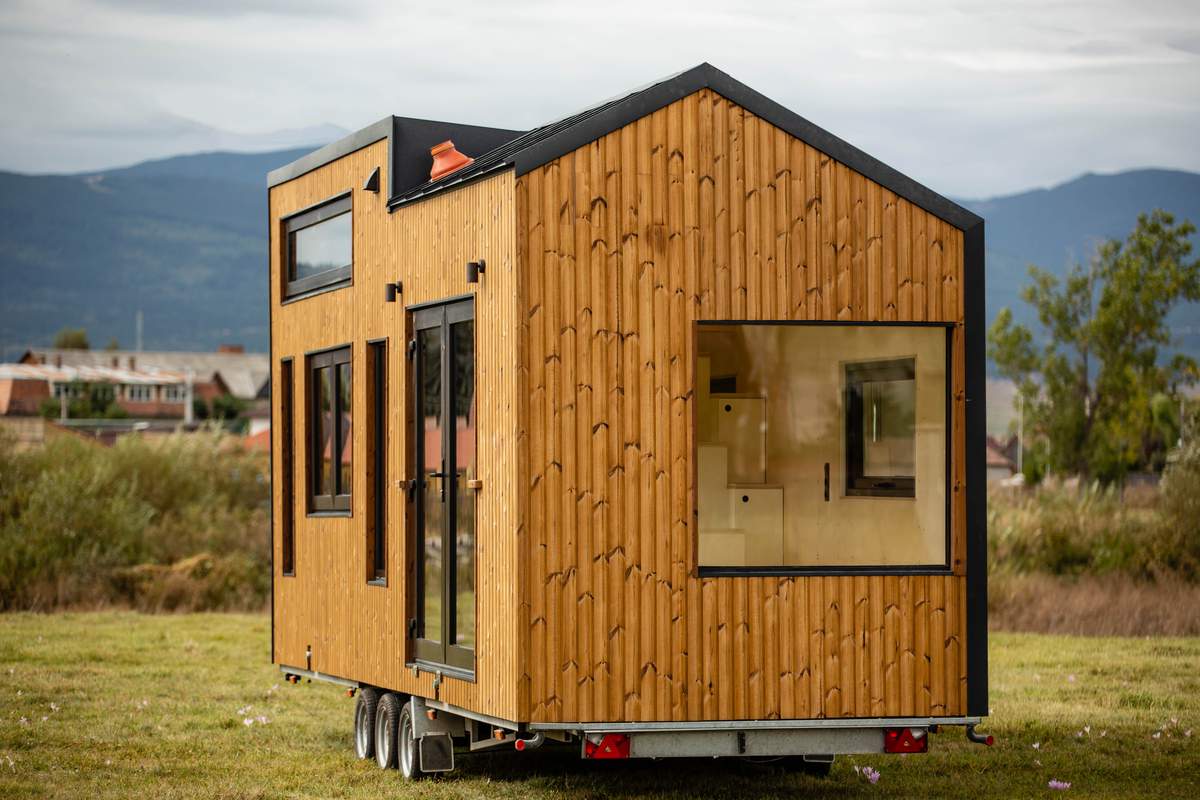 Maison mobile sur roues et remorque pour 15000 euros 