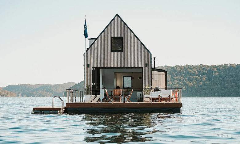 Des vacances sur une Tiny House flottante ? Cette petite maison est disponible à la location !