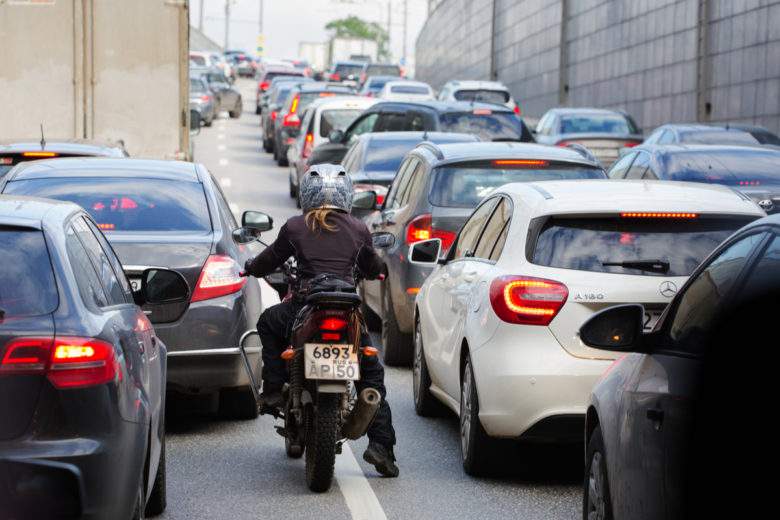 Les motards de nouveau autorisés à pratiquer la circulation interfile mais pas de partout...