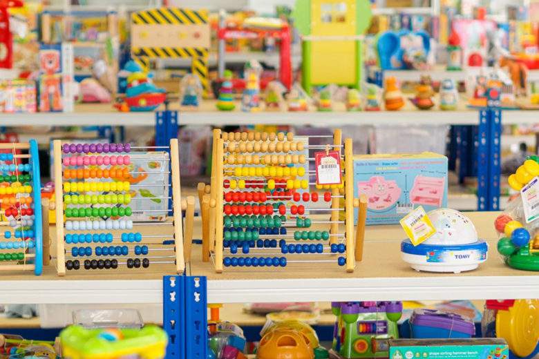 Une association francilienne recycle déjà plus de 55 000 jouets par an