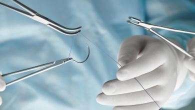 Une lycéenne de 17 ans invente un fil de suture qui change de couleur en cas d'infections