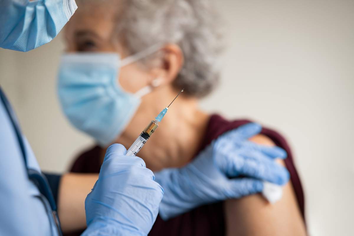Decryptage : les effets secondaires des vaccins font-ils "sauter" vos contrats d'assurance !