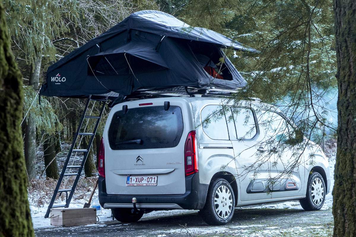 Un jeune couple belge propose des tentes de toit qui s'installent en 300  secondes ! - NeozOne