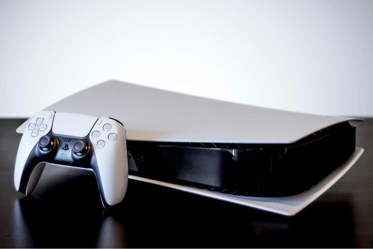 PlayStation 5 : les revendeurs français devraient faire le plein de consoles PS5 cette semaine !